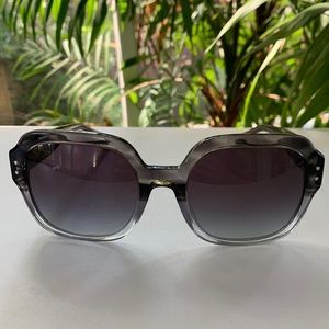 Tory Burch Almost New!  Style On Sunglasses😎